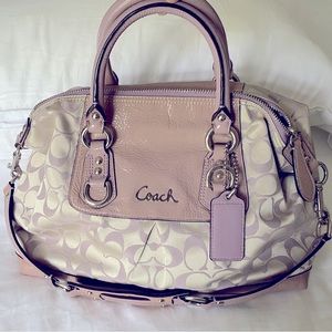Lavender cream Coach purse like new